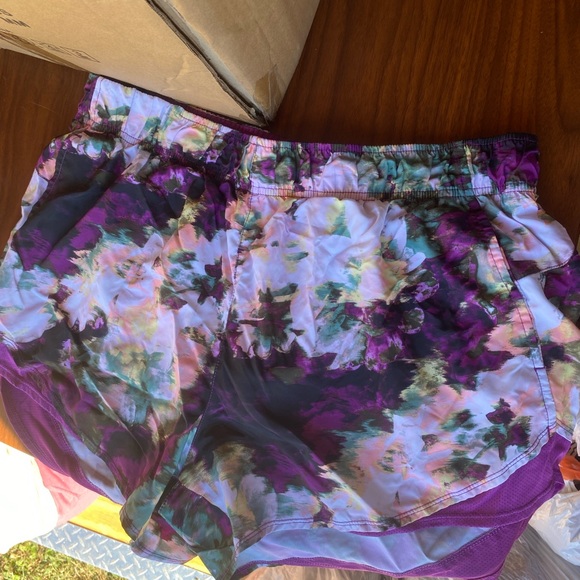 Athletic Shorts - Picture 4 of 9